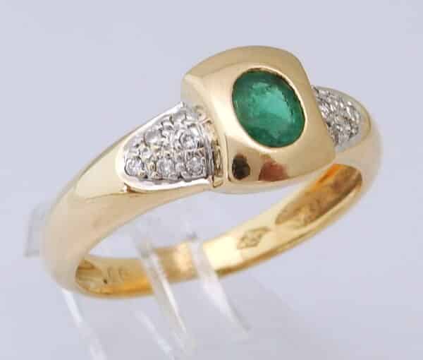 18 karaat Gouden Ring Damesring 12 Diamanten en Smaragd  maat 17.5 - Afbeelding 2