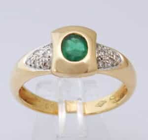 18 karaat Gouden Ring Damesring 12 Diamanten en Smaragd  maat 17.5