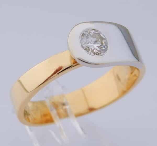 Zware 18 karaat Gouden Ring grote 0.50crt Briljant Diamant - Afbeelding 2