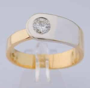 Zware 18 karaat Gouden Ring grote 0.50crt Briljant Diamant